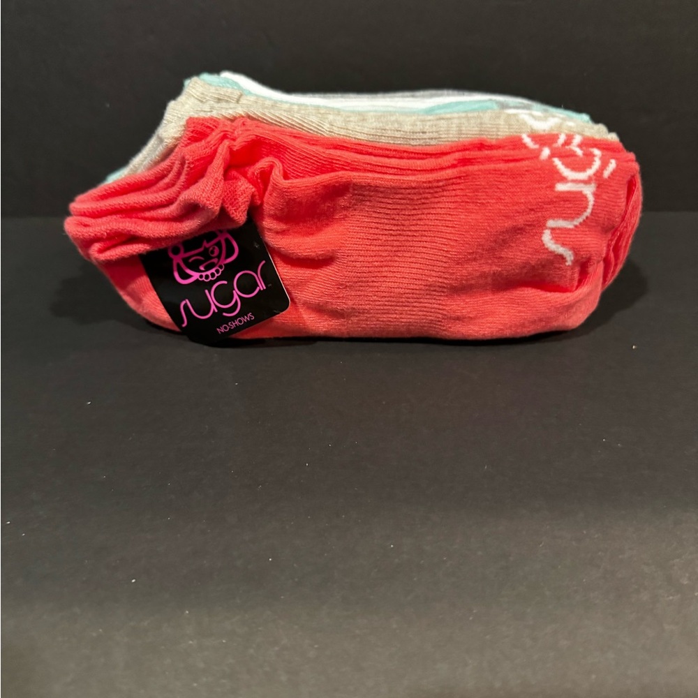 Lot of 10 Sugar & 6 Skechers Socks. Shoe Size 4-10, Sock Size 9-11. Total of 16